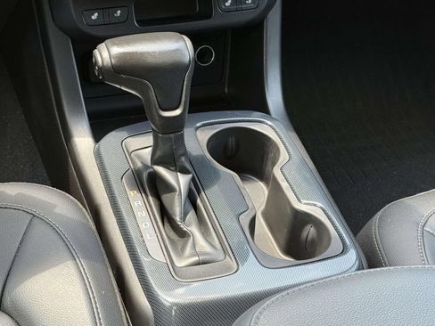 Used 2019 Chevrolet Colorado Z71 AWD/4WD image 17
