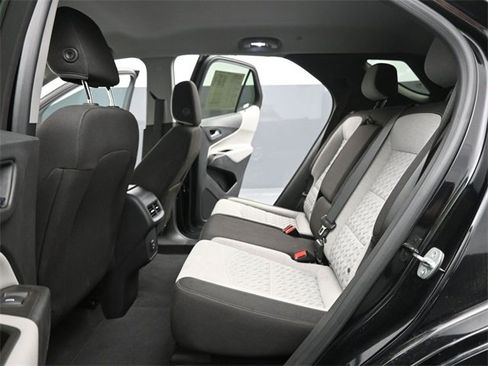 Used 2023 Chevrolet Equinox LT image 30