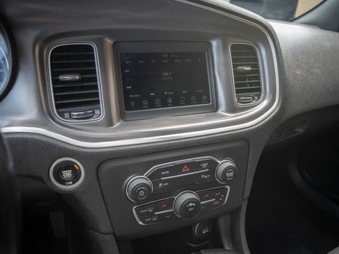 Used 2019 Dodge Charger SXT RWD image 20