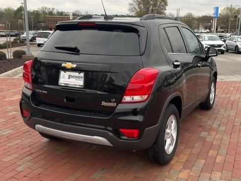 Used 2018 Chevrolet Trax LT w/ LT Convenience Package image 2