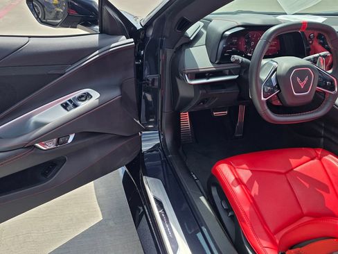 Used 2024 Chevrolet Corvette Stingray Coupe w/ Z51 Performance Package RWD image 28