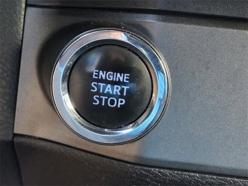 Used 2017 Toyota Tacoma TRD Off-Road image 15