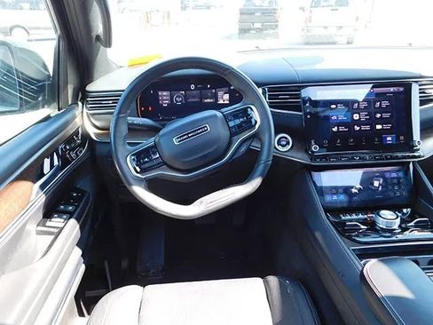Used 2024 Jeep Grand Wagoneer L 4WD image 15