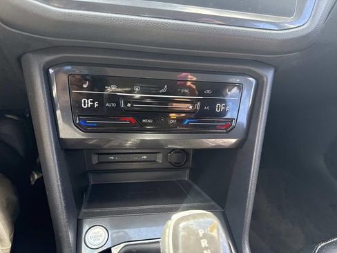 Used 2023 Volkswagen Tiguan SE image 25
