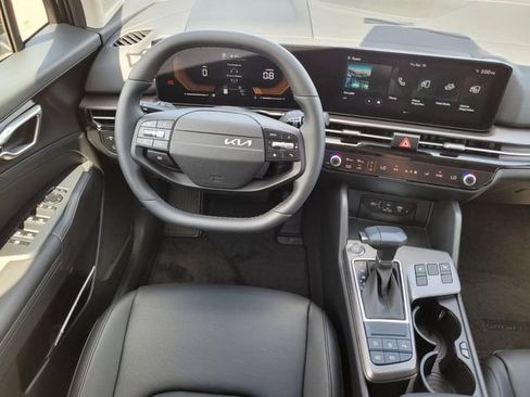 New 2026 Kia Sportage EX FWD image 13