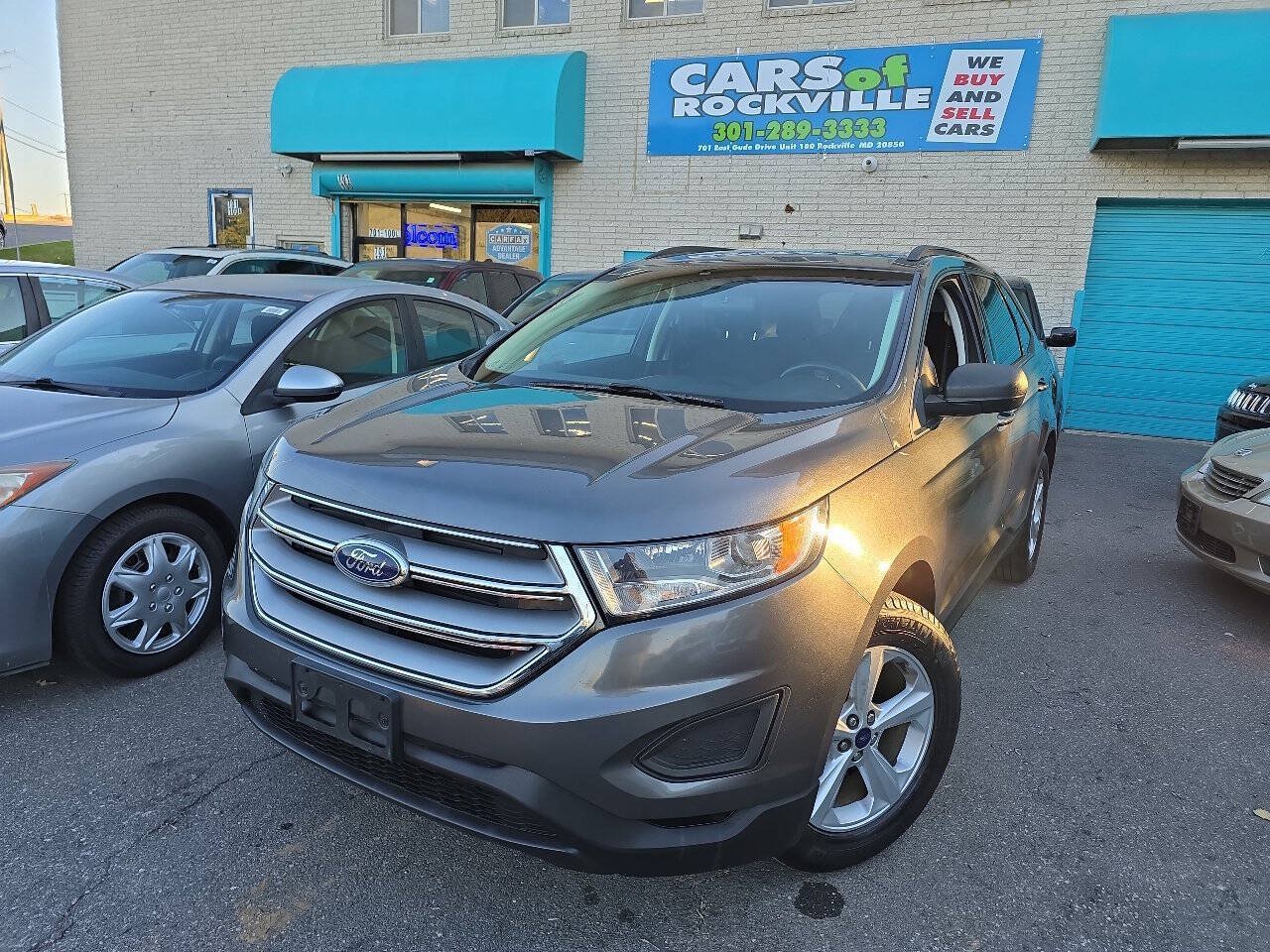 Used 2016 Ford Edge SE FWD image 2