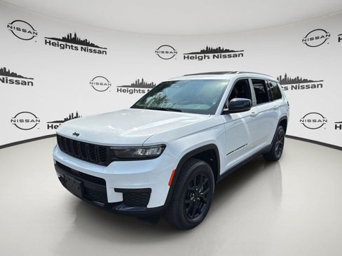 Used 2025 Jeep Grand Cherokee L Altitude AWD/4WD image 10