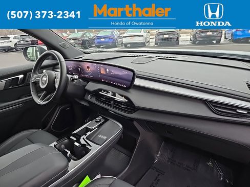 Used 2025 Buick Enclave Preferred image 21