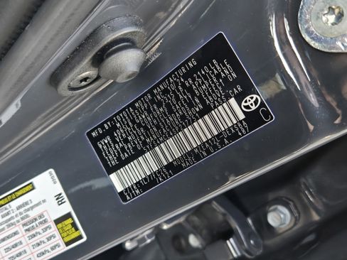 Certified 2025 Toyota Corolla SE image 26