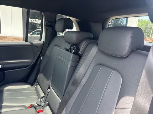 Used 2023 Mercedes-Benz GLB 250 4MATIC w/ Premium Package image 5