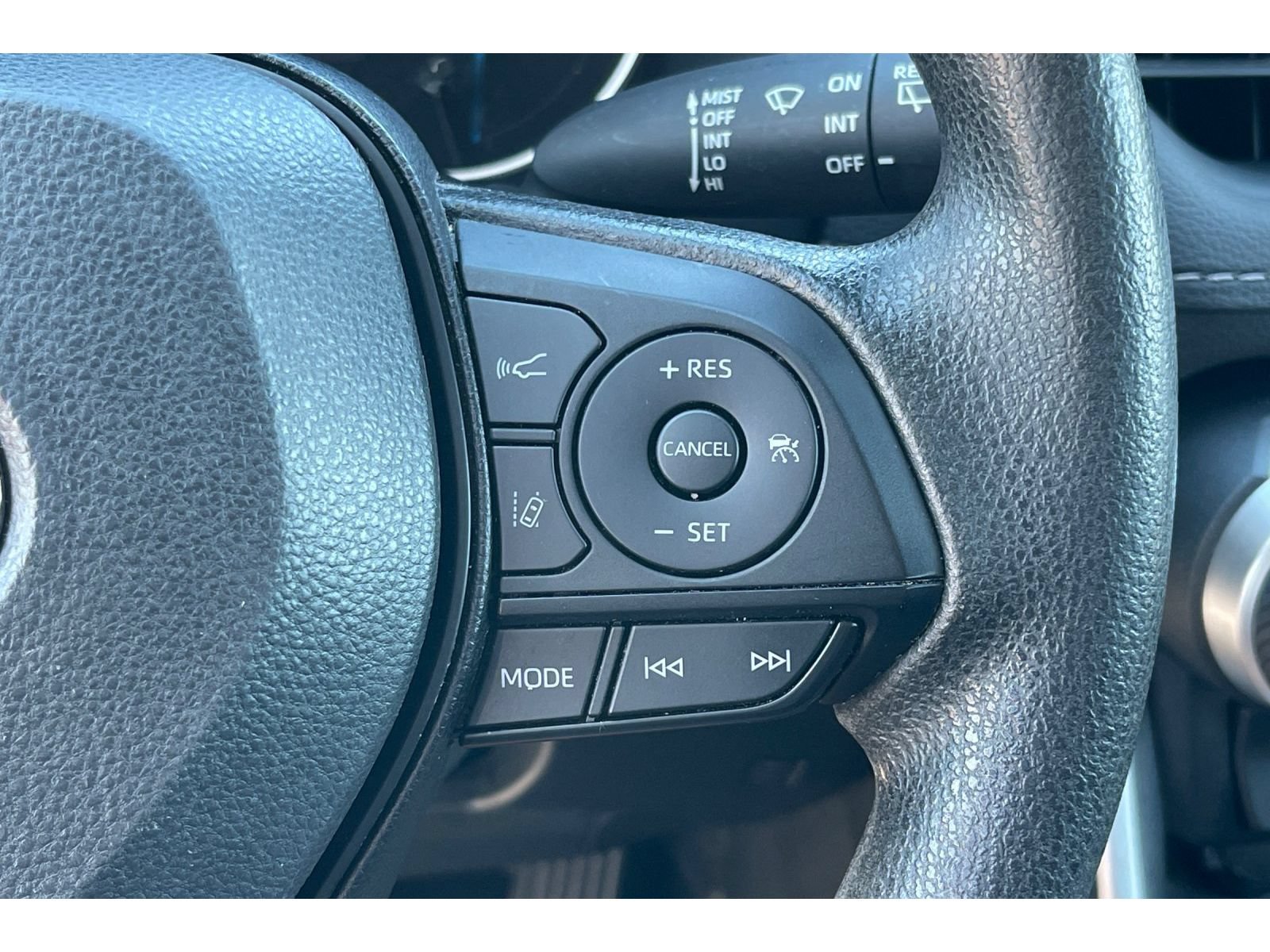 Used 2023 Toyota RAV4 LE AWD/4WD image 36