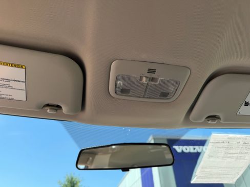 Used 2016 Toyota Corolla LE FWD image 18