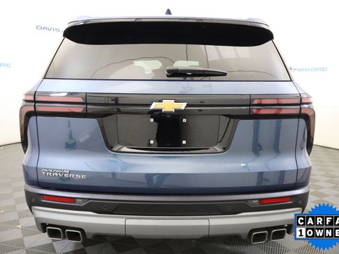 Used 2025 Chevrolet Traverse LT image 7