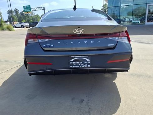 New 2026 Hyundai Elantra Hybrid FWD image 3