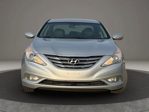 Used 2013 Hyundai Sonata SE image 2