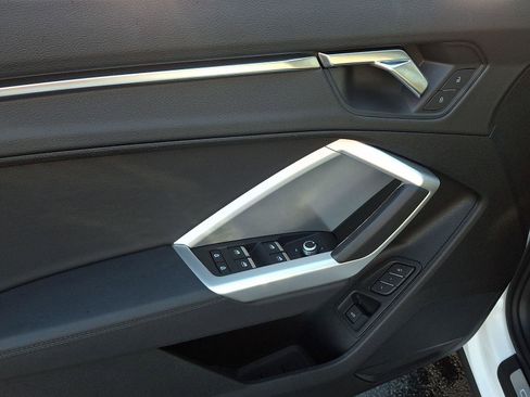 Certified 2025 Audi Q3 2.0T Premium w/ Convenience Package image 12