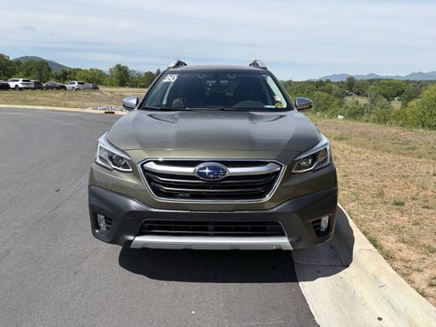 Used 2020 Subaru Outback Touring AWD/4WD image 2