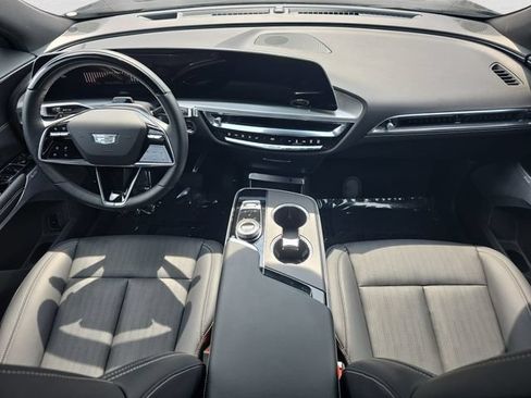Certified 2024 Cadillac Lyriq Luxury AWD/4WD image 9
