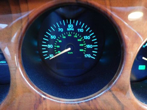 Used 2002 Jaguar XK8 Convertible image 32