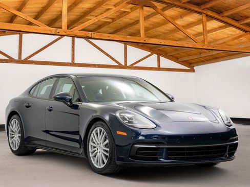 Used 2018 Porsche Panamera image 7