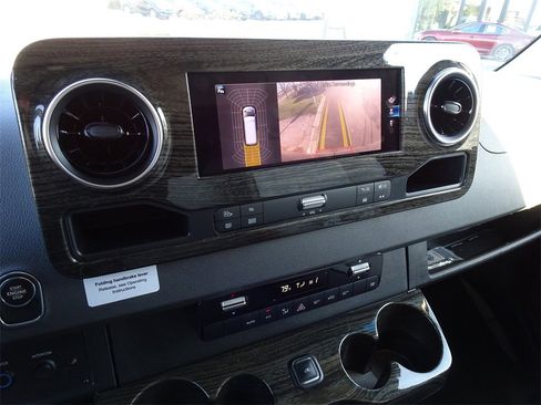 Used 2023 Mercedes-Benz Sprinter 3500 image 35