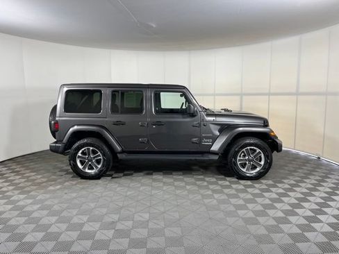 Used 2021 Jeep Wrangler Unlimited Sahara w/ Dual Top Group AWD/4WD image 8