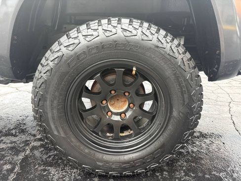 Used 2021 Toyota Tacoma TRD Sport AWD/4WD image 10