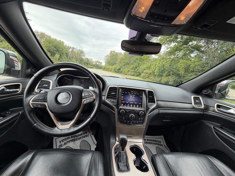 Used 2017 Jeep Grand Cherokee Limited AWD/4WD image 8