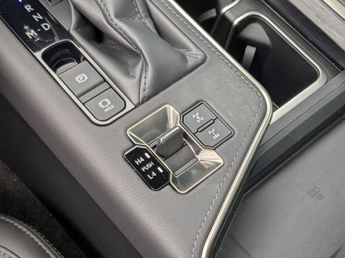 Used 2025 Lexus GX 550 AWD/4WD image 16