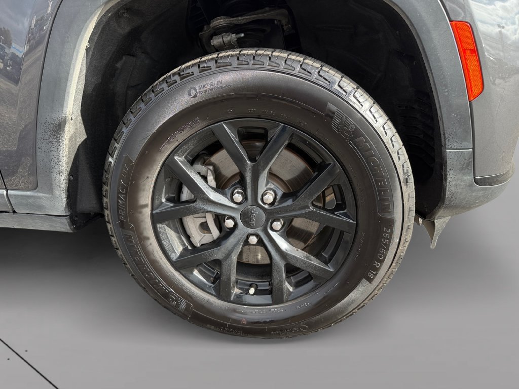 Used 2025 Jeep Grand Cherokee L Altitude AWD/4WD image 37