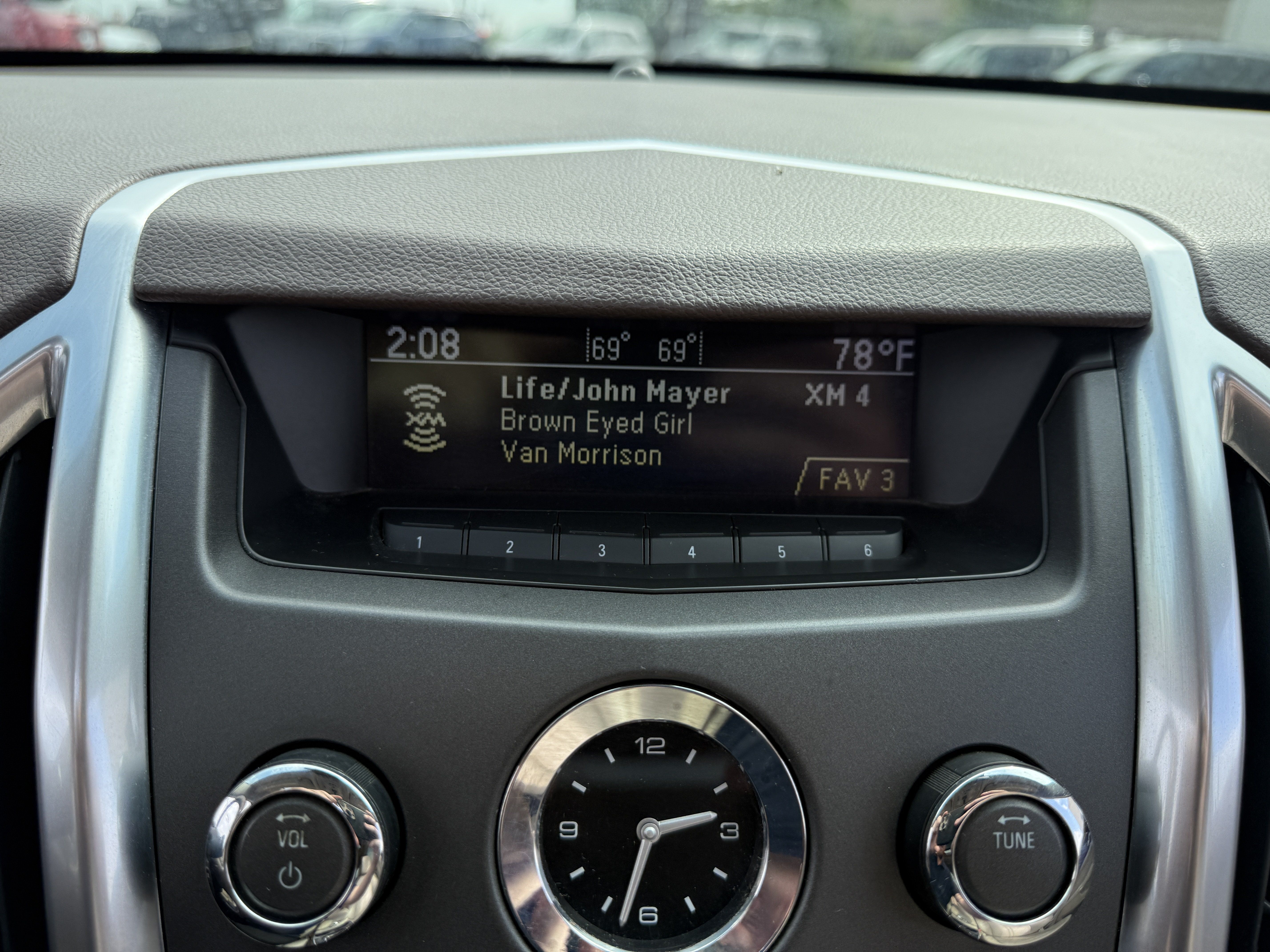 Used 2011 Cadillac SRX Luxury FWD image 16