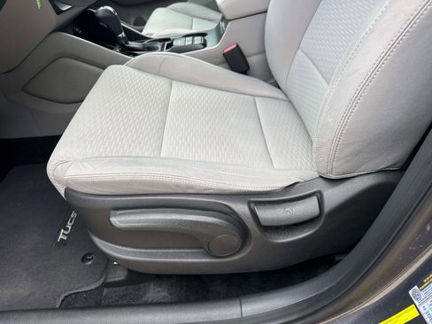 Used 2021 Hyundai Tucson SE image 16