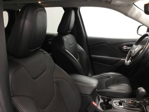 Used 2019 Jeep Cherokee Limited AWD/4WD image 42