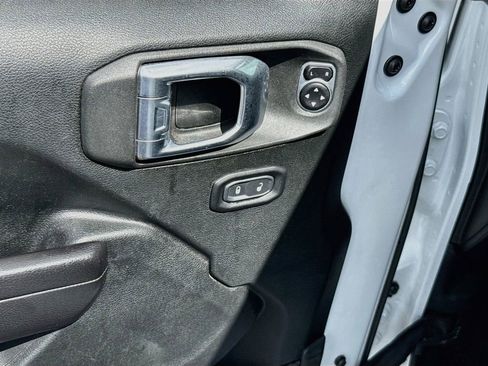 Used 2021 Jeep Gladiator Mojave AWD/4WD image 18