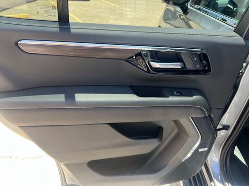 New 2026 Chevrolet Tahoe Premier w/ Sun And Tow Package AWD/4WD image 19