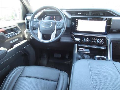 Used 2024 GMC Sierra 1500 Denali w/ Denali Reserve Package AWD/4WD image 13