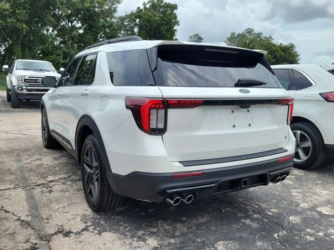 Used 2025 Ford Explorer ST w/ Sun And Sound Package RWD image 4