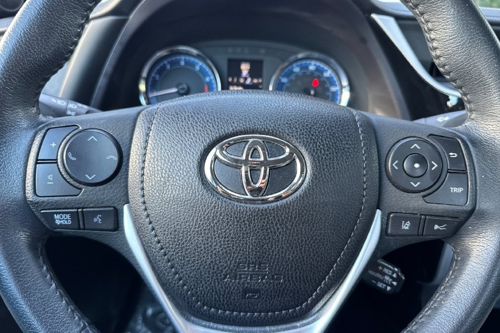 Certified 2019 Toyota Corolla XLE FWD image 22