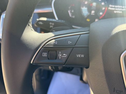 Certified 2025 Audi Q3 2.0T Premium w/ Convenience Package image 24