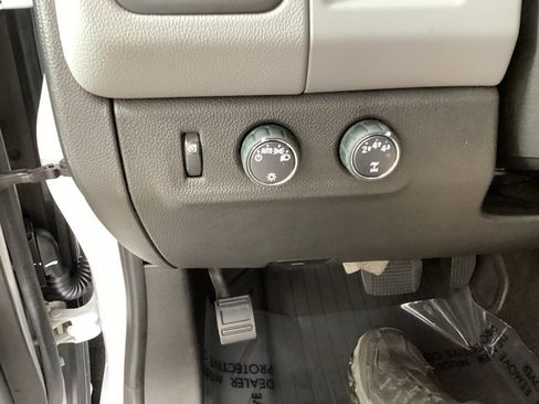 Used 2021 Chevrolet Colorado W/T w/ WT Convenience Package AWD/4WD image 18