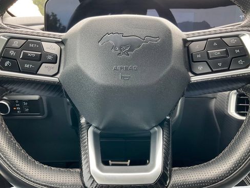 Used 2025 Ford Mustang GT Premium RWD image 34