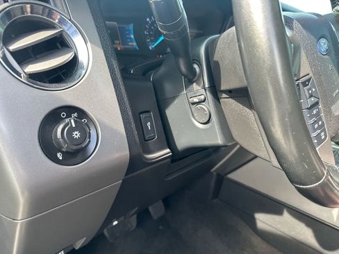 Used 2017 Ford Expedition EL Platinum image 15