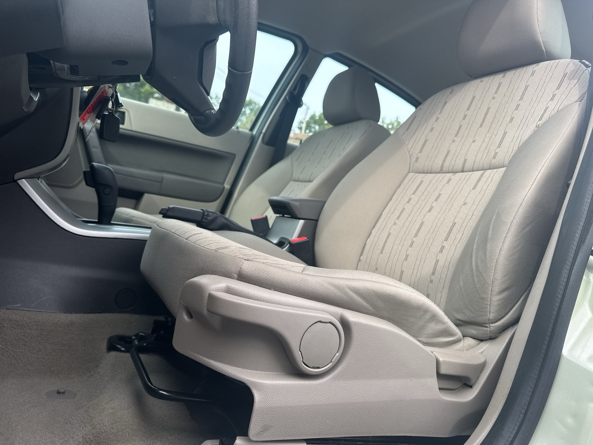 Used 2011 Ford Focus SE w/ 201A Rapid Spec Order Code FWD image 13