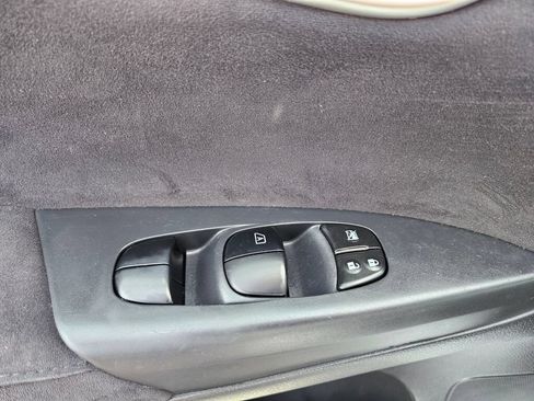Used 2015 Nissan Sentra SR FWD image 18