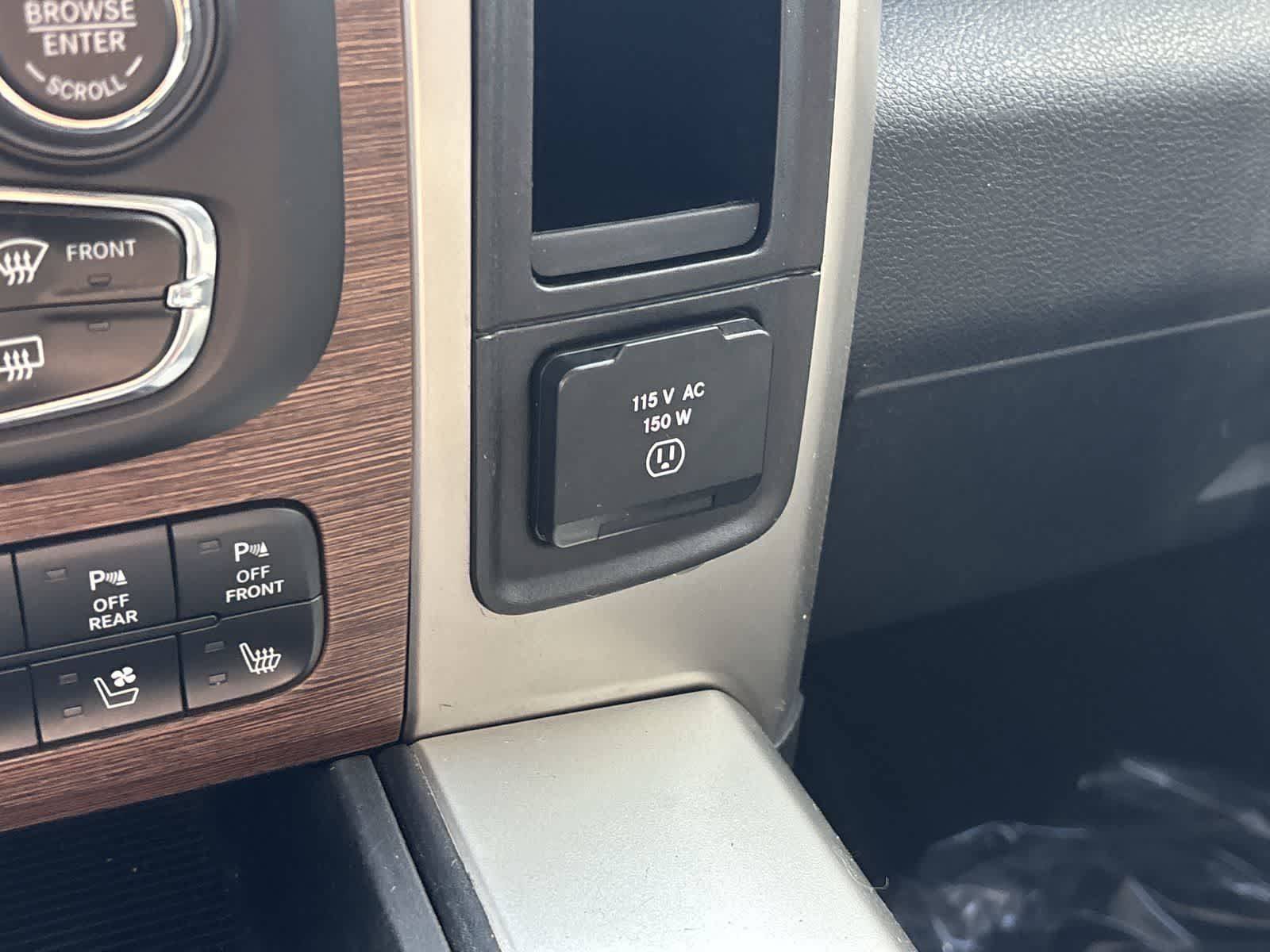 Used 2014 RAM 1500 Laramie w/ Trailer Tow Group AWD/4WD image 27