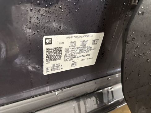 Used 2021 GMC Acadia SLE w/ Driver Convenience Package image 17