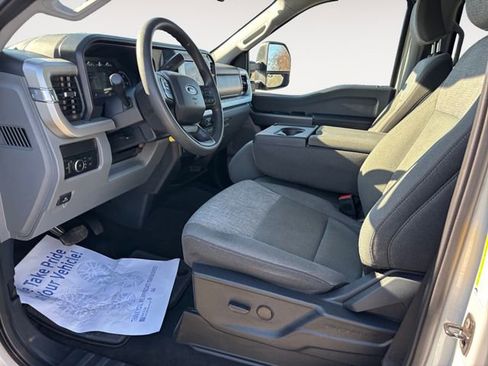 Used 2025 Ford F250 XLT image 9