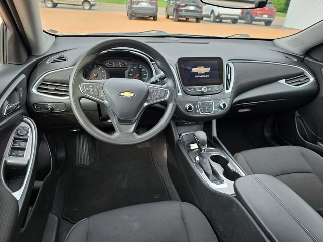 Used 2025 Chevrolet Malibu LT FWD image 19