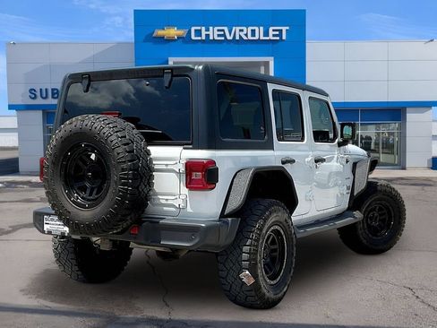 Used 2019 Jeep Wrangler Unlimited Sahara w/ Dual Top Group AWD/4WD image 4