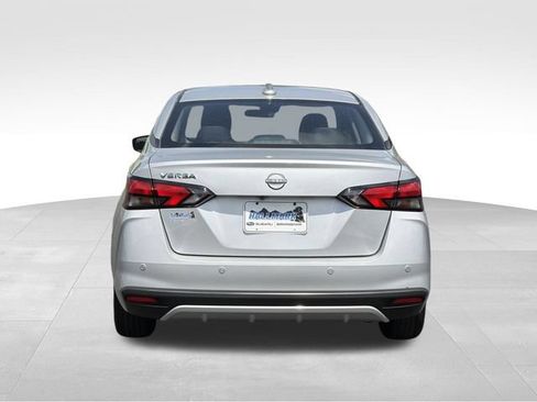 Used 2025 Nissan Versa SV FWD image 7